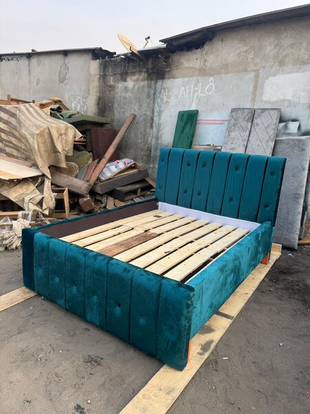 Lit Capitonné 02 placesmoderne