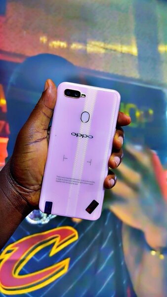 Smartphone Oppo moderne