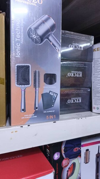 Sèche-cheveux 5-en-1 Ioniq Tech