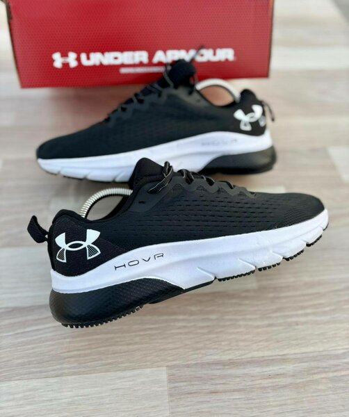 Under Armour Baskets Noires Homme