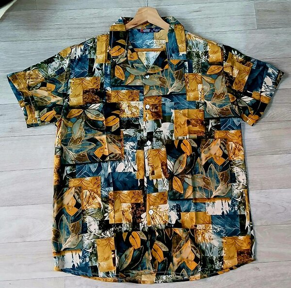 Chemises à motifs colorés