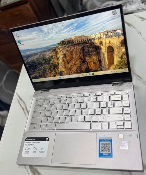 HP Pavilion x360 core i5 10th