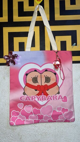 Totes bags, gourdes, porte-clé