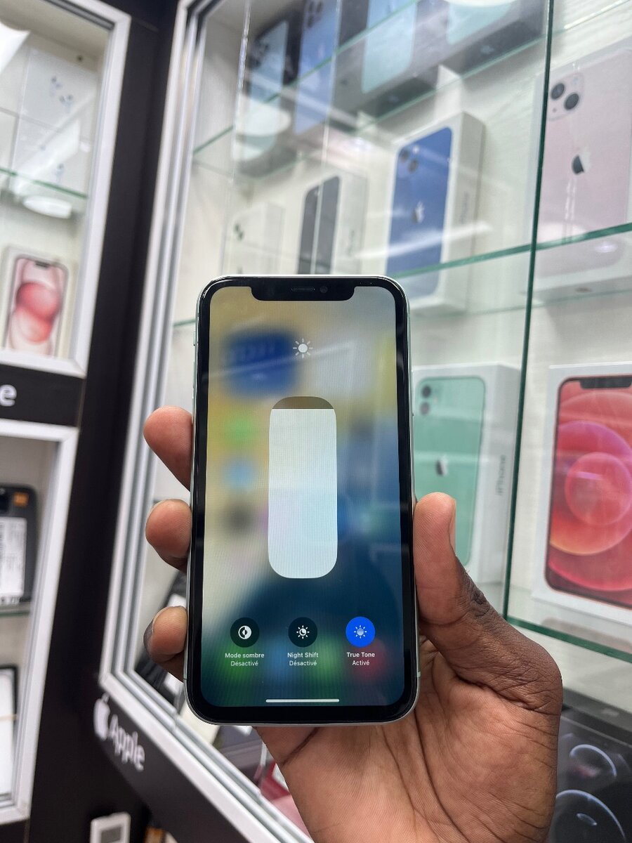 IPhone 11 simple 64O