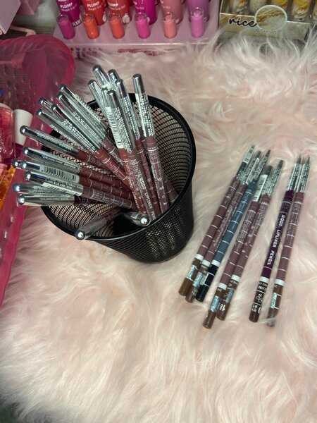 Crayons à lèvres longue tenue