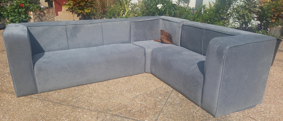 Minimalist sofa&ottoman