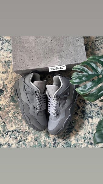 JORDAN 4 RETRO