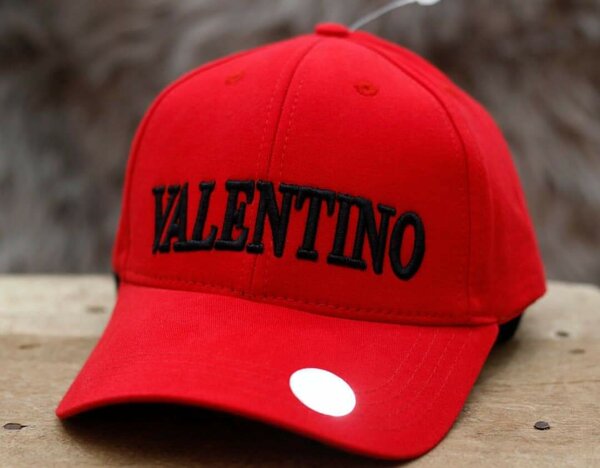Casquette rouge tendance