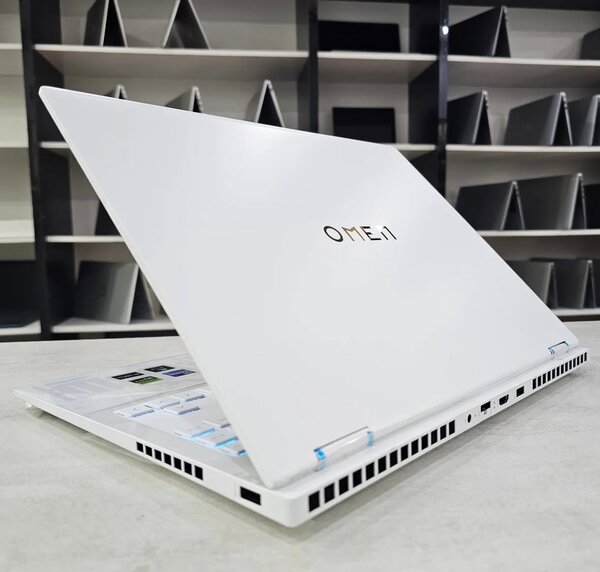 Ordinateur portable gaming Dell blanc