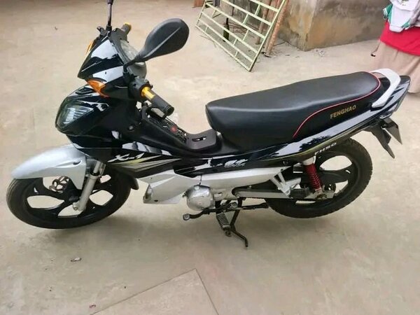 Moto FENGAO sportive