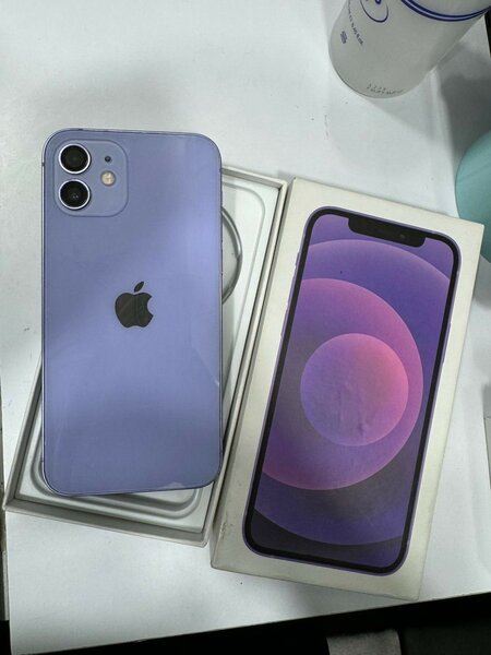 iPhone 12 64G tout passe