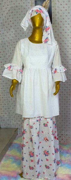 Robe plus foulard dentelle