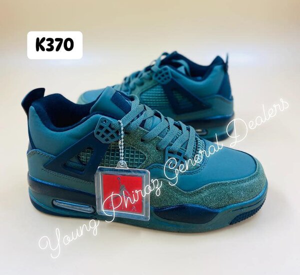 Good Quality Sneakers Size: 40-45 