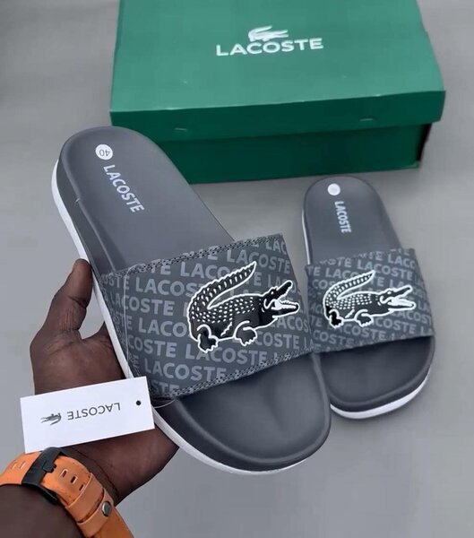 Claquettes Lacoste Vertes
