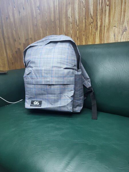 Sac à dos élégant à carreaux