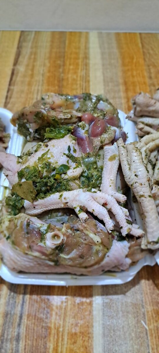 Poulet de chair local assaisonné