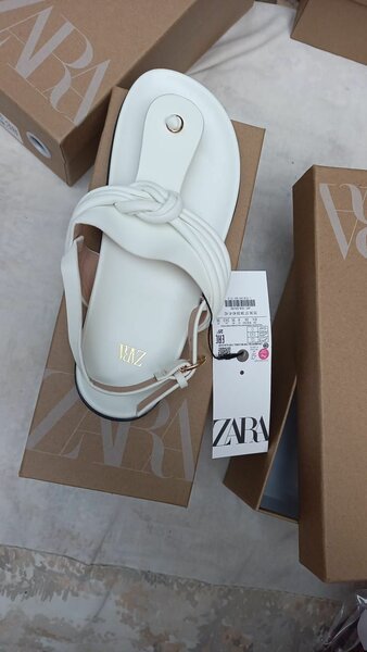 Sandales en cuir tressé