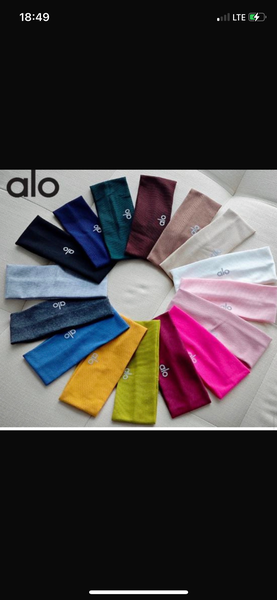 Écharpe en soie de couleur ALO