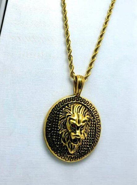 Collier pendentif lion doré
