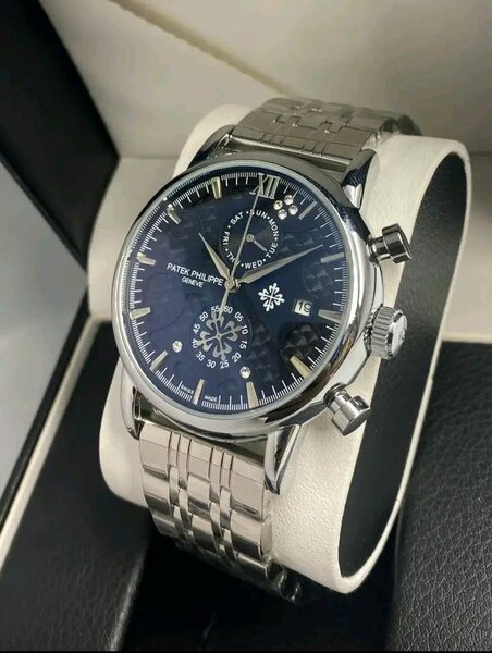 Montre en acier inoxydable élégante