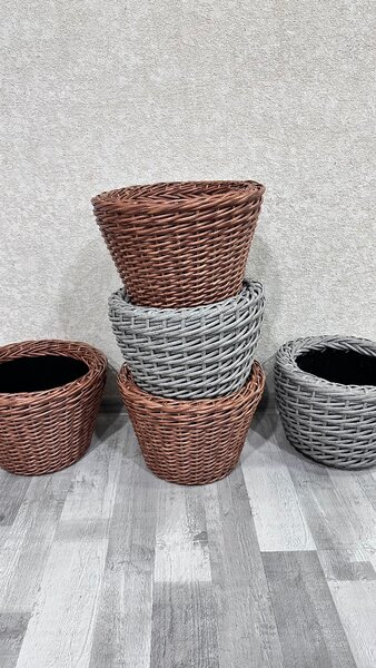 Кашпо из ротанга