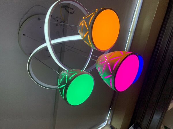 Lampadaire LED multicolore