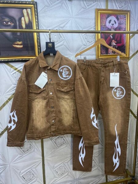 Veste et pantalon marron stylés