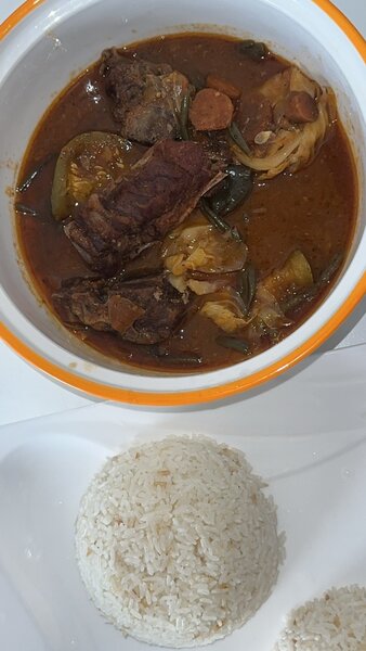 Riz avec sauce légumes