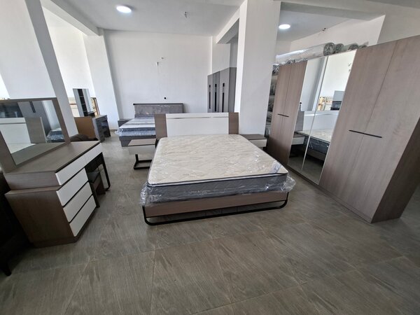 Modern Bedroom Furniture Set