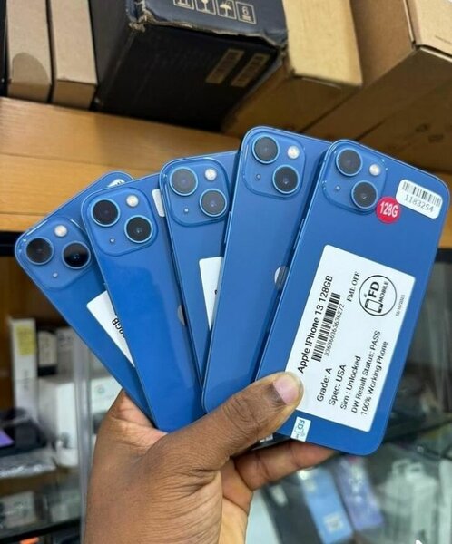 Apple iPhone 13 128Go bleu reconditionné