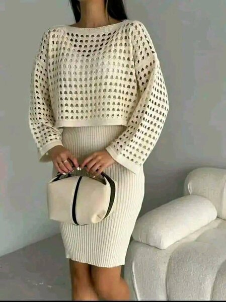 Ensemble tricoté féminin avec jupe crayon