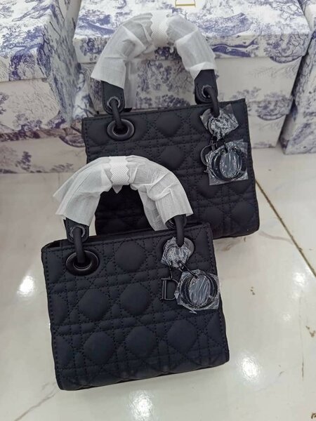 Sac à main noir élégant