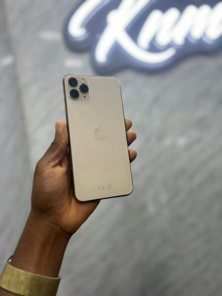 11pro max 64giga juste msg décran