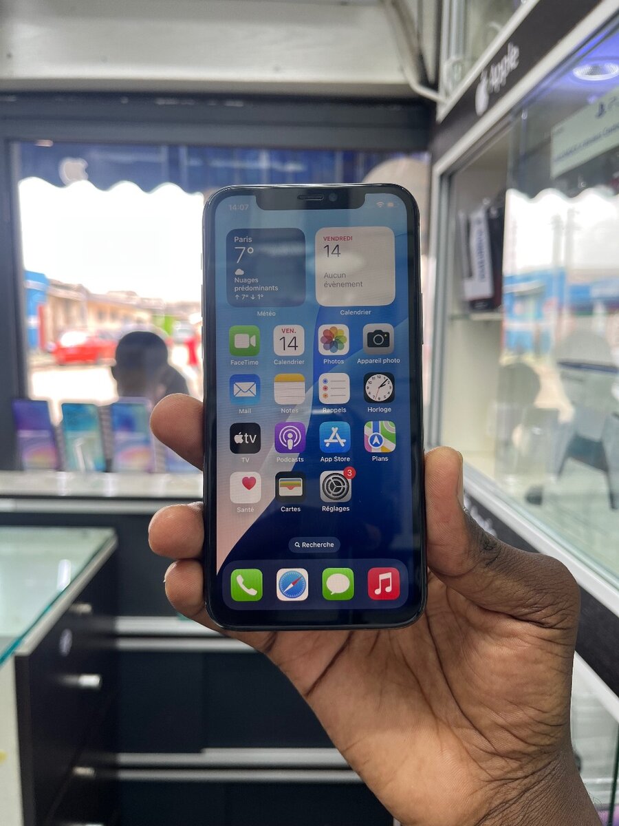 IPHONE 11 PRO 64GO