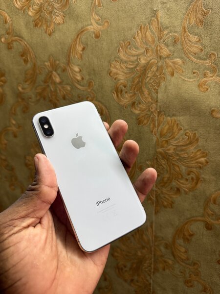 IPhone X 64giga quasi neuf