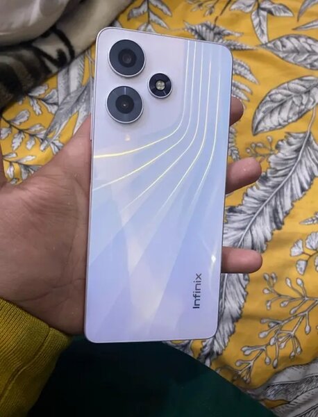 Infinix Hot 30.     8+8/128 GB