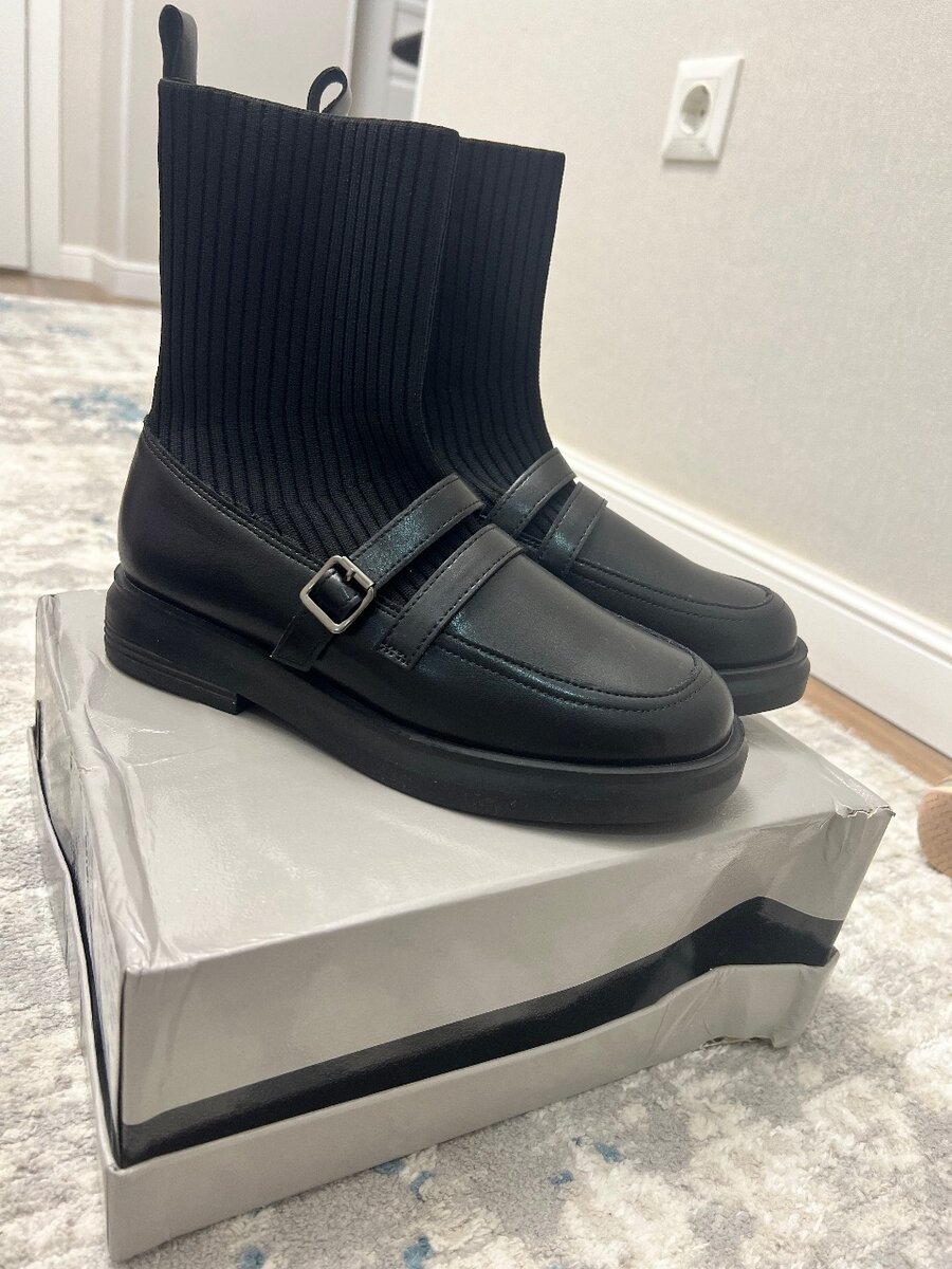 Продаю новые сапоги!!