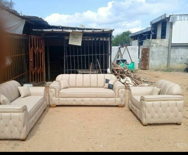 Canapé cuir 3 places et fauteuils