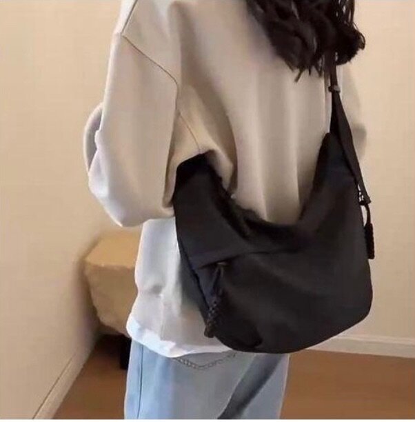 Sac bandoulière noir polyvalent