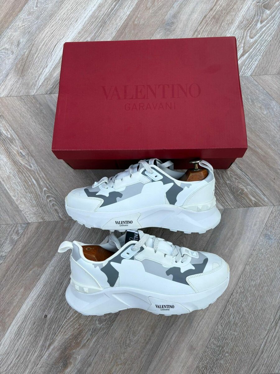Baskets Valentino