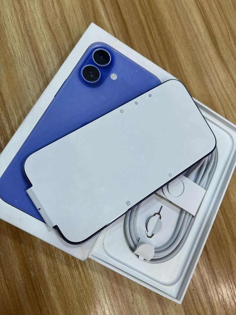 Iphone 16 128Go juste descellé dans le carton