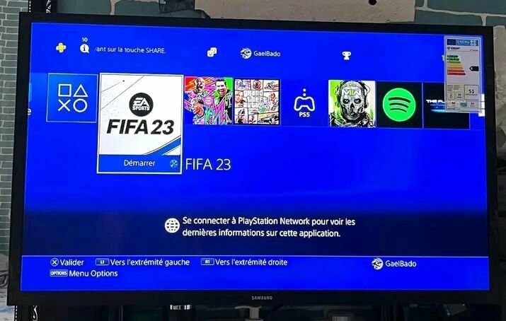 PS4 Blanc avec FIFA 23