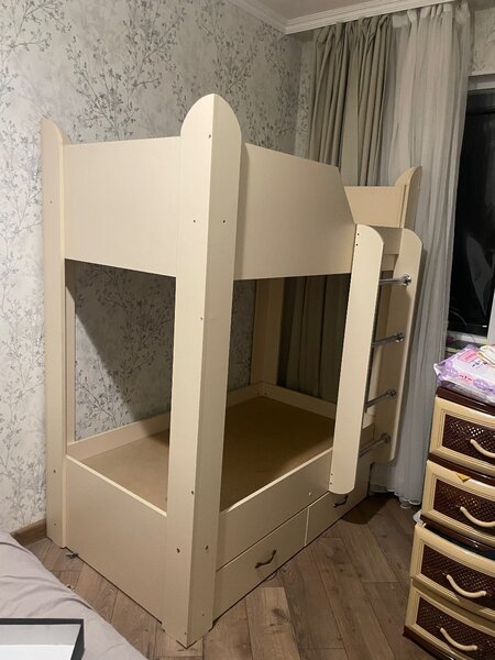 двухъярусная кровать