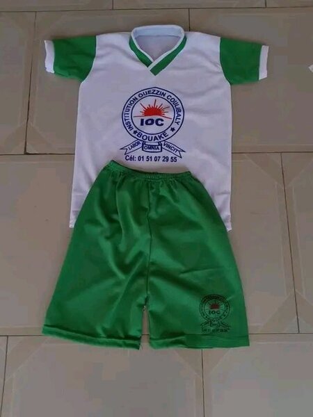 Tenenue de sports école