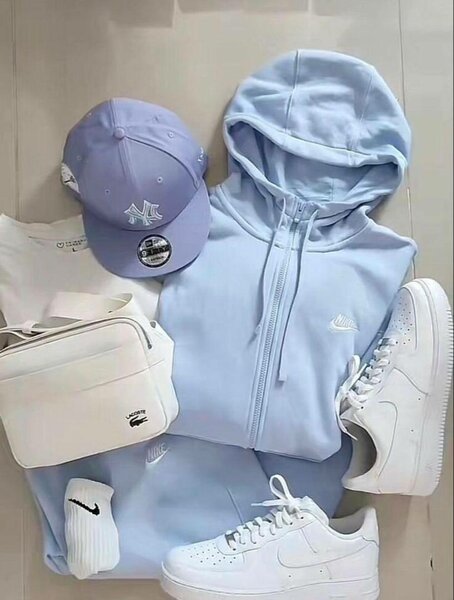 Ensemble survêtement Nike bleu ciel