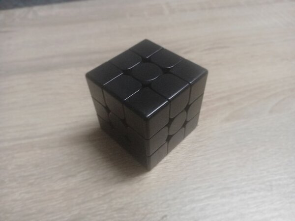 Cube magique noir couleur  3x3