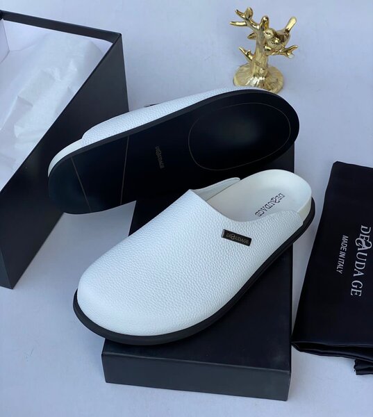 Chaussures homme Prada blanc