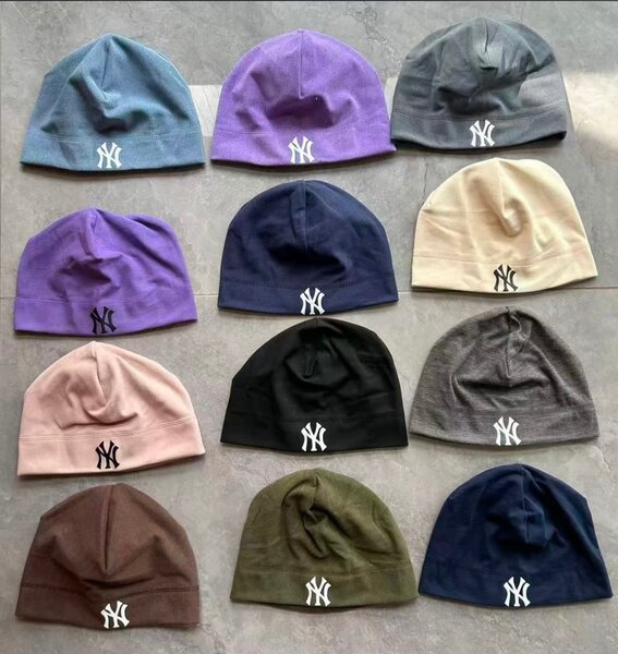 Bonnets en coton logo varié