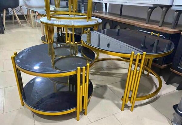 Tables gigognes en métal et marbre