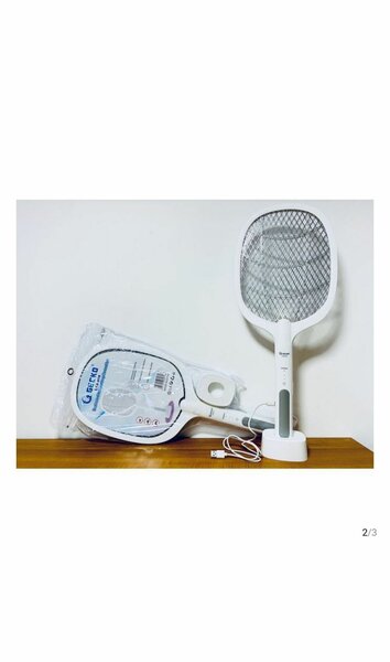 Raquette anti insectes